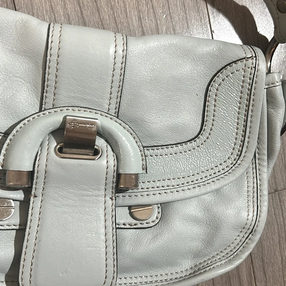 Genuine leather B Makowsky crossbody bag - Picture 2 of 5